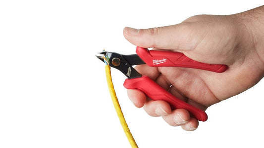 Cleste cap inclinat Milwaukee | Taiere precisa cabluri