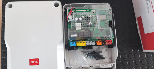 Automatizare poarta batanta Bft Kustos BT B25